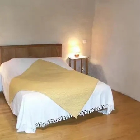 Holiday home Grand Avec Piscine Entre Charente Et Perigord Salles-Lavalette