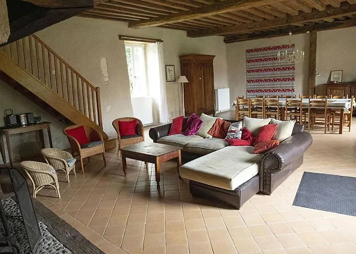 Grand Avec Piscine Entre Charente Et Périgord Сasa de vacaciones